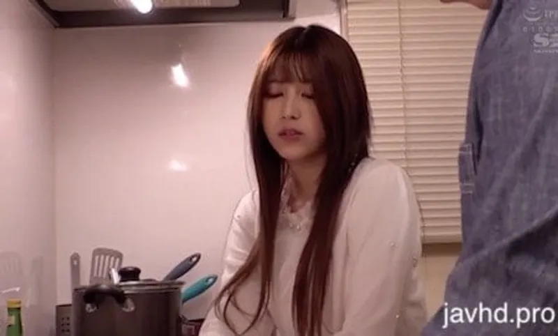 [ssis-010] lỡ yêu cô bạn thân của con ghệ riri nanatsumori